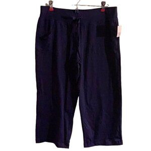 Danskin Now Knit Capri Size Small, Color Navy Blue